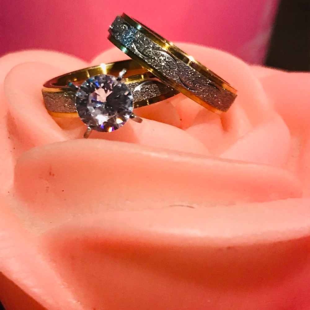 Lovely gold wedding Avon set